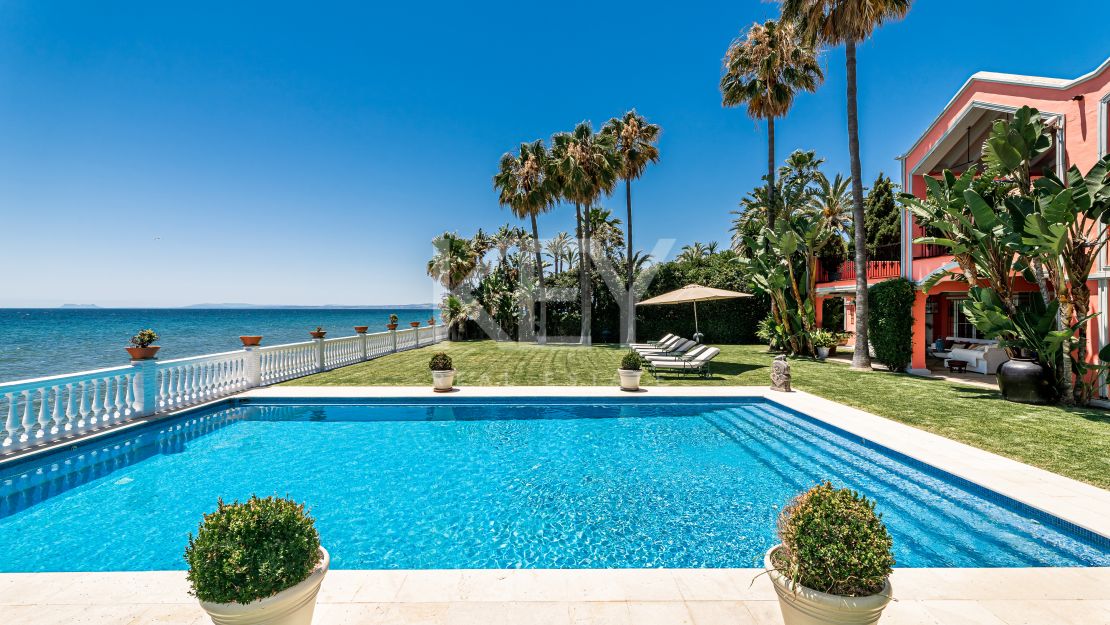 Villa Fiorella: Beachfront Villa for sale and rent in Guadalmina Baja, San Pedro
