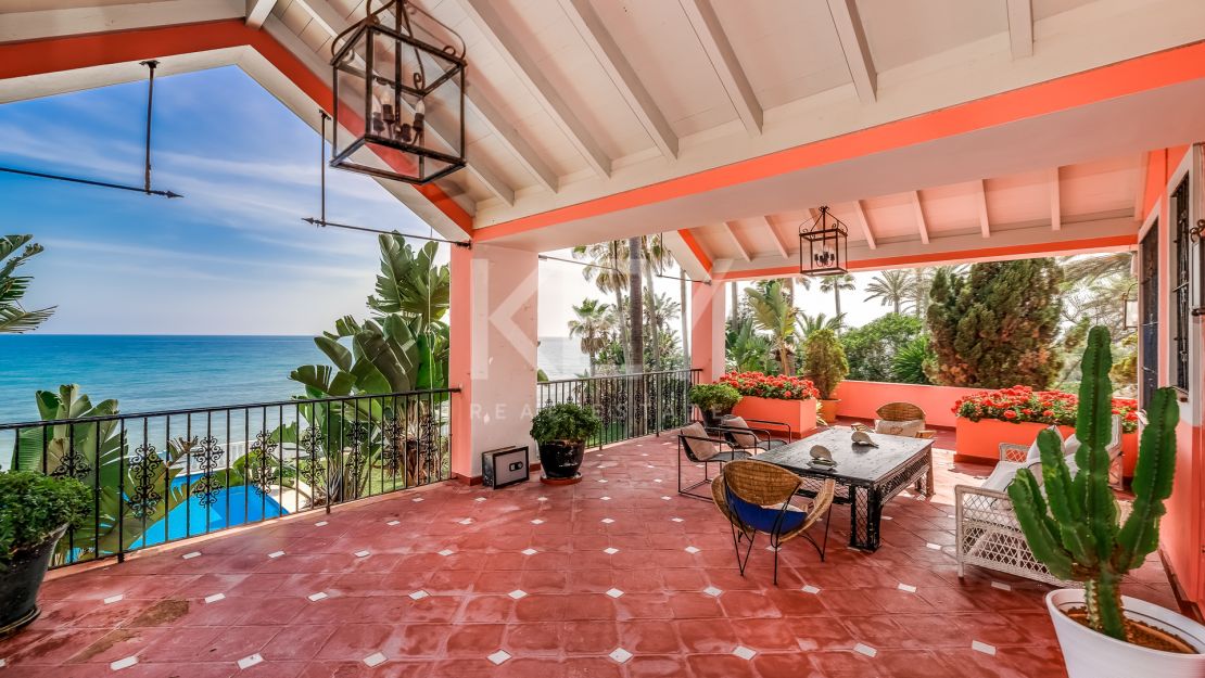 Villa Fiorella: Beachfront Villa for sale and rent in Guadalmina Baja, San Pedro