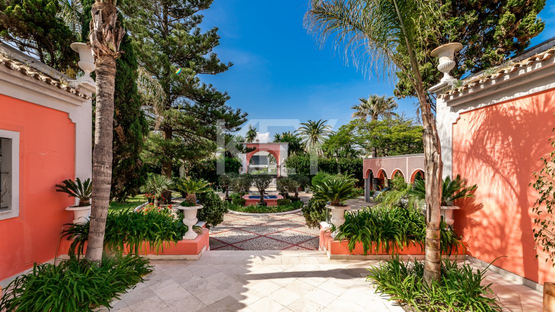 Villa Fiorella: Beachfront Villa for sale and rent in Guadalmina Baja, San Pedro