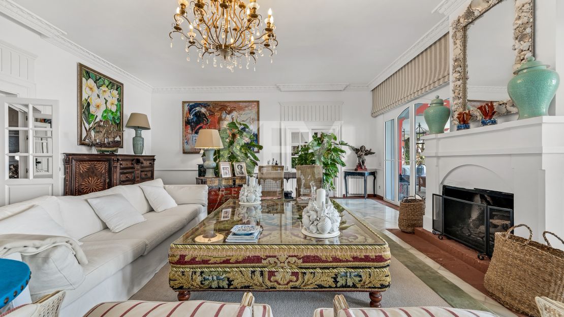 Villa Fiorella: Beachfront Villa for sale and rent in Guadalmina Baja, San Pedro