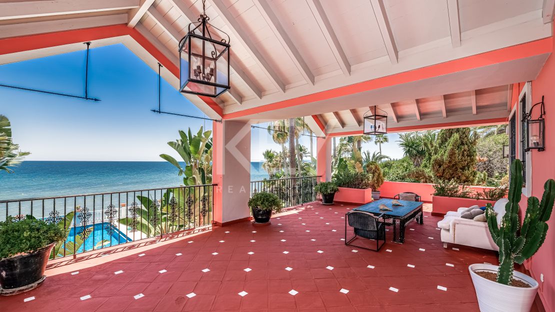 Villa Fiorella: Beachfront Villa for sale and rent in Guadalmina Baja, San Pedro