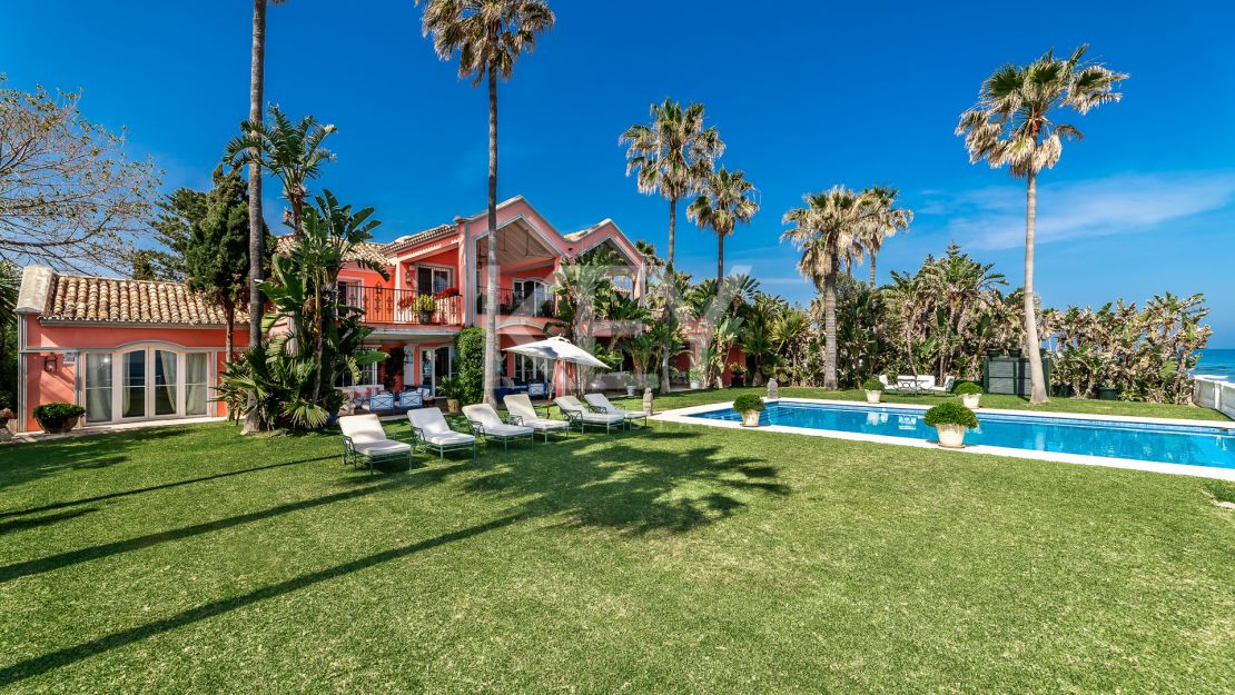 Villa Fiorella: Beachfront Villa for sale and rent in Guadalmina Baja, San Pedro