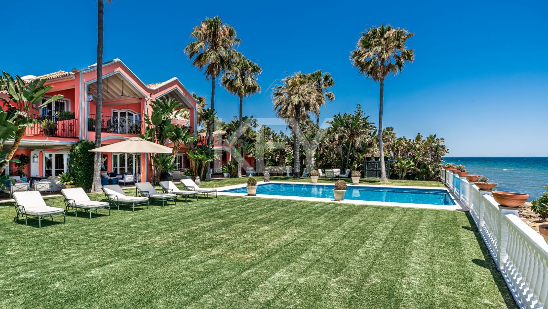 Villa Fiorella: Beachfront Villa for sale and rent in Guadalmina Baja, San Pedro