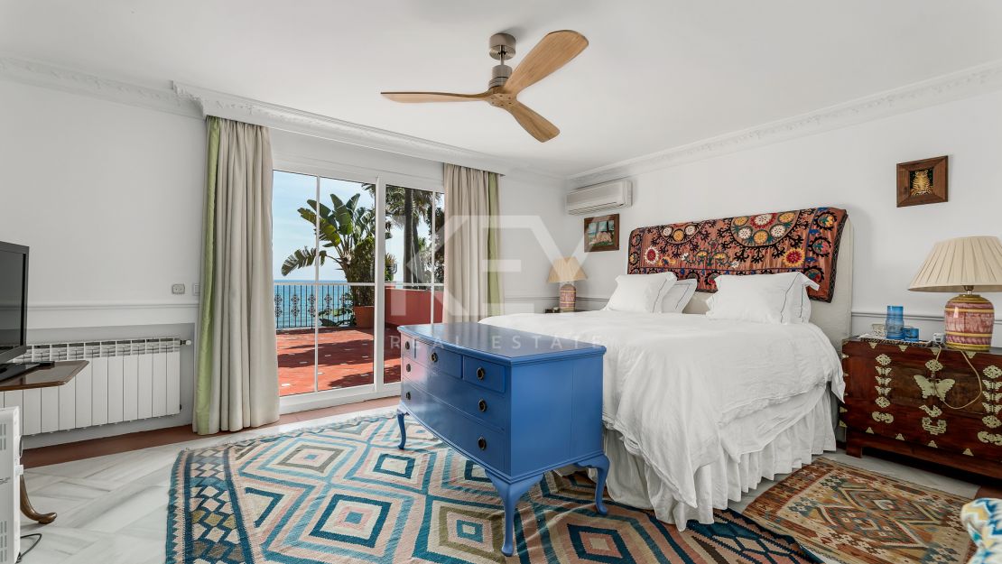 Villa Fiorella: Beachfront Villa for sale and rent in Guadalmina Baja, San Pedro