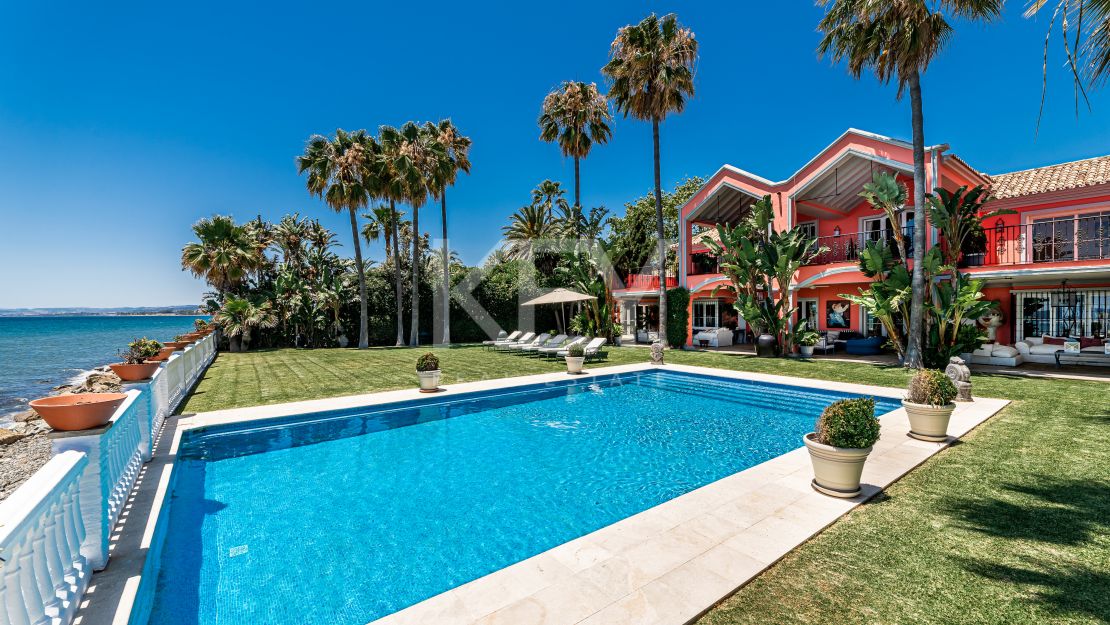 Villa Fiorella: Beachfront Villa for sale and rent in Guadalmina Baja, San Pedro