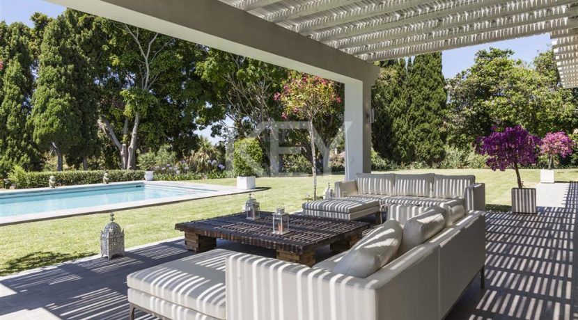 Stunning villa in gated community in Golden Mile, Marbella