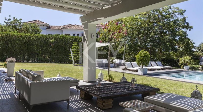 Stunning villa in gated community in Golden Mile, Marbella