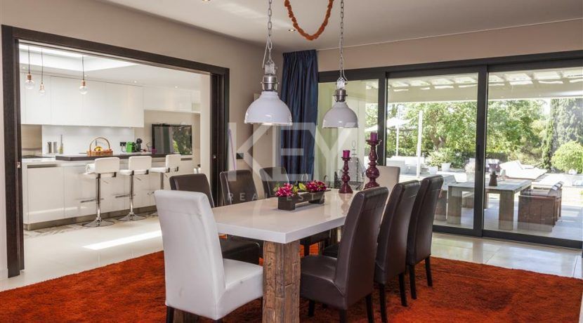 Stunning villa in gated community in Golden Mile, Marbella