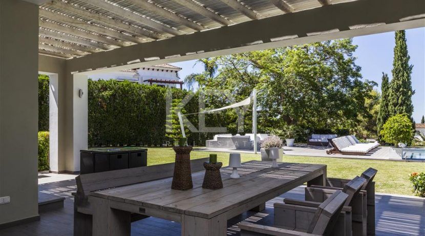 Stunning villa in gated community in Golden Mile, Marbella