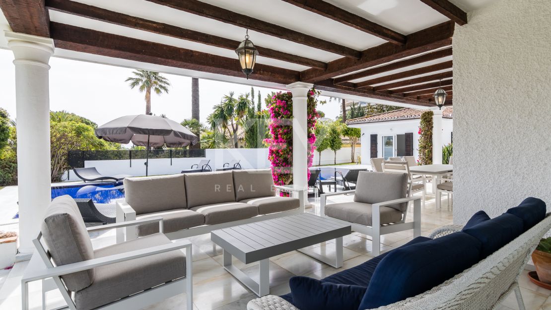 Villa Palmera: A Tranquil Frontline Golf Oasis for Short-Term Rentals in Nueva Andalucía