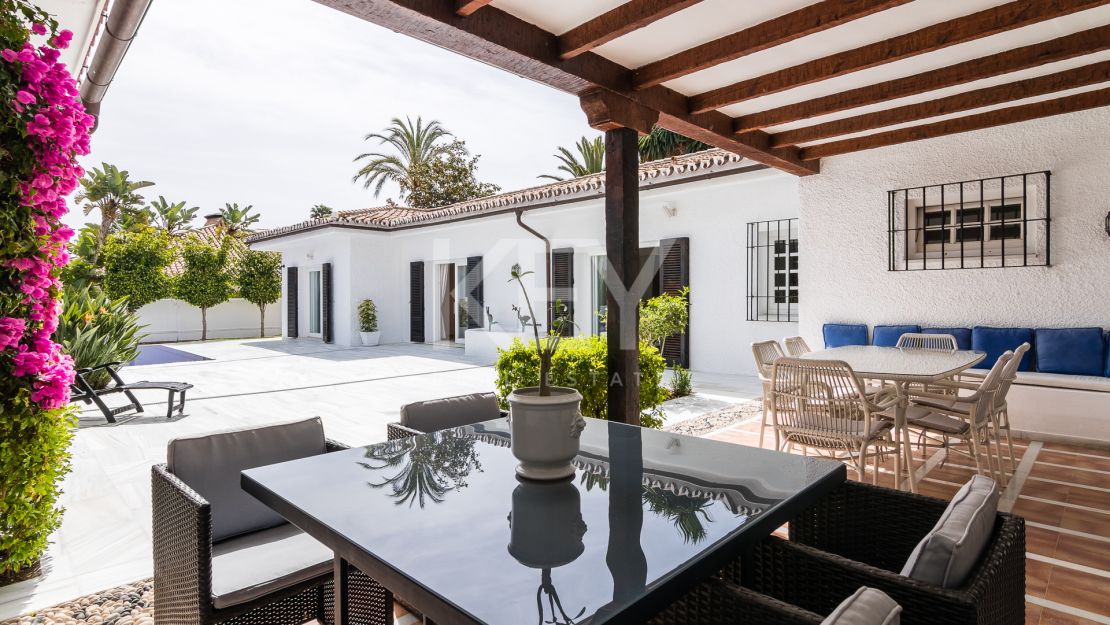 Villa Palmera: A Tranquil Frontline Golf Oasis for Short-Term Rentals in Nueva Andalucía