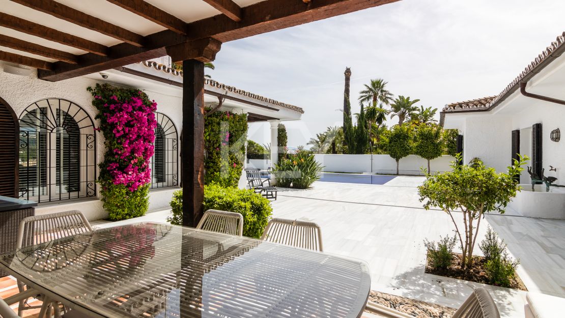 Villa Palmera: A Tranquil Frontline Golf Oasis for Short-Term Rentals in Nueva Andalucía