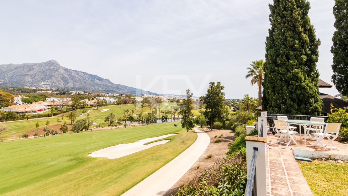 Villa Palmera: A Tranquil Frontline Golf Oasis for Short-Term Rentals in Nueva Andalucía