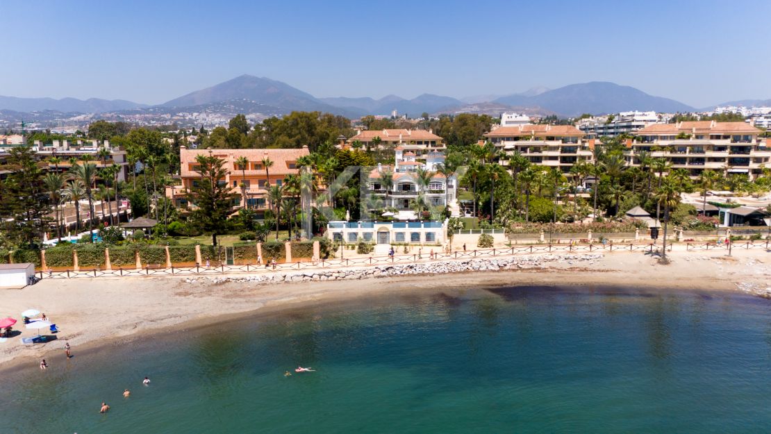 Legendary beachfront villa for sale in Puerto Banus, Marbella