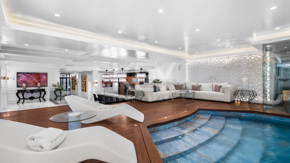 Legendary beachfront villa for sale in Puerto Banus, Marbella