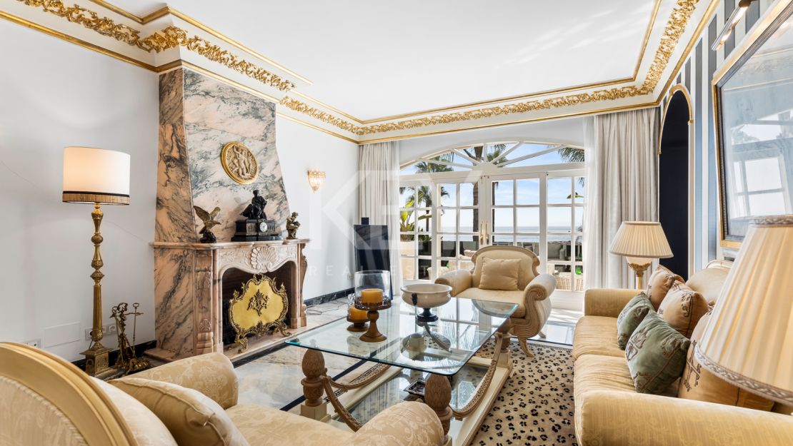 Legendary beachfront villa for sale in Puerto Banus, Marbella