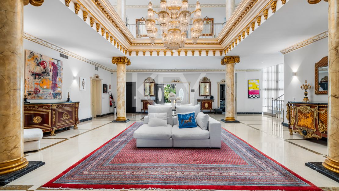 Legendary beachfront villa for sale in Puerto Banus, Marbella