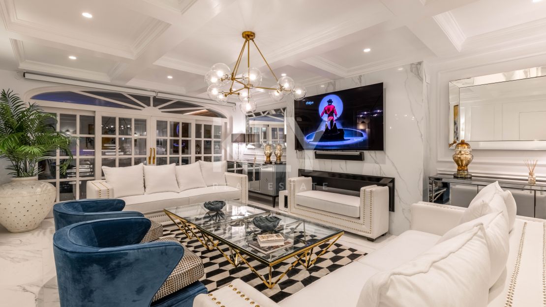 Legendary beachfront villa for sale in Puerto Banus, Marbella