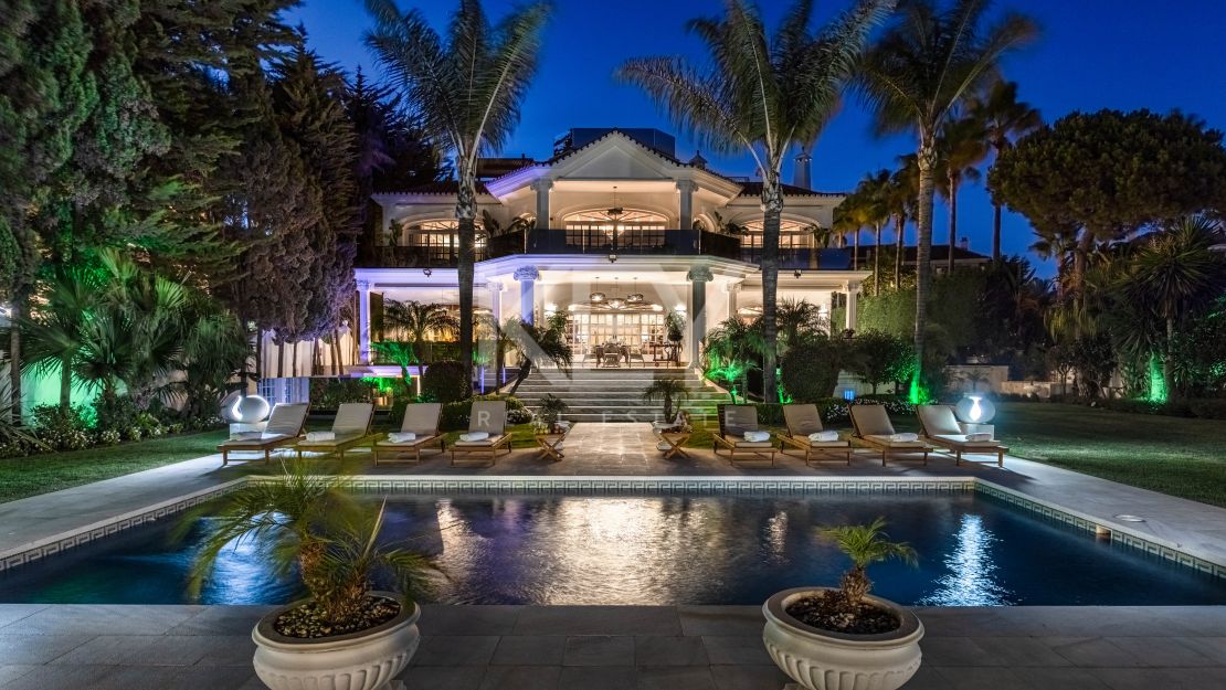 Legendary beachfront villa for sale in Puerto Banus, Marbella