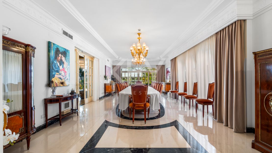 Legendary beachfront villa for sale in Puerto Banus, Marbella