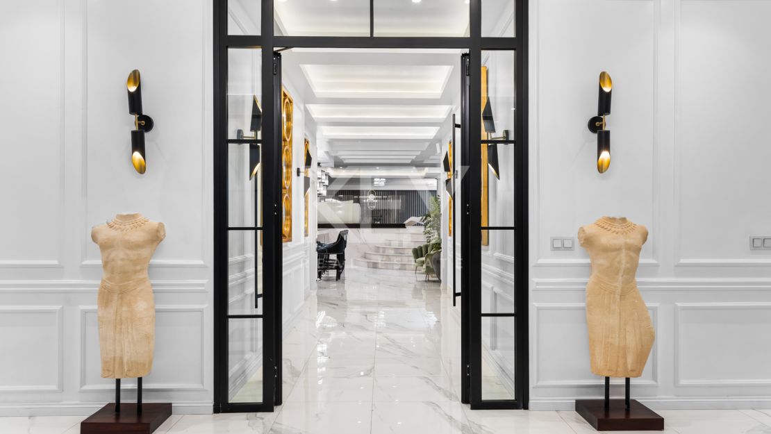 Legendary beachfront villa for sale in Puerto Banus, Marbella