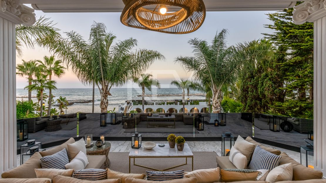 Legendary beachfront villa for sale in Puerto Banus, Marbella