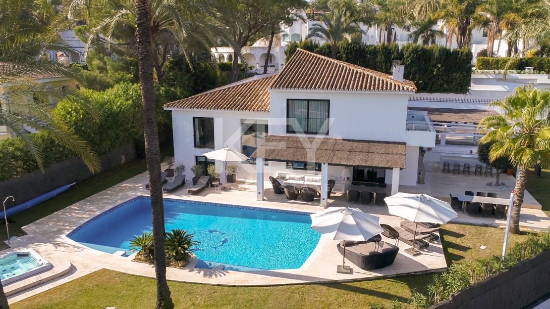 Villa Eternal: Luxurious Villa for Sale and Short-Term Rent in Los Naranjos Golf, Nueva Andalucía