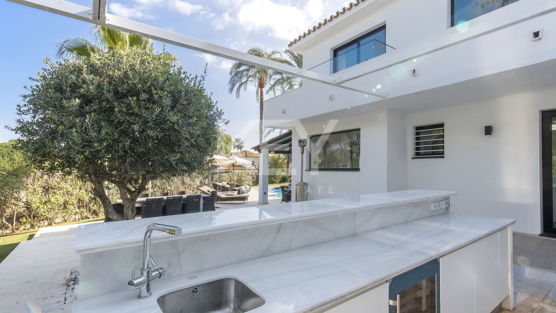 Villa Eternal: Luxurious Villa for Sale and Short-Term Rent in Los Naranjos Golf, Nueva Andalucía