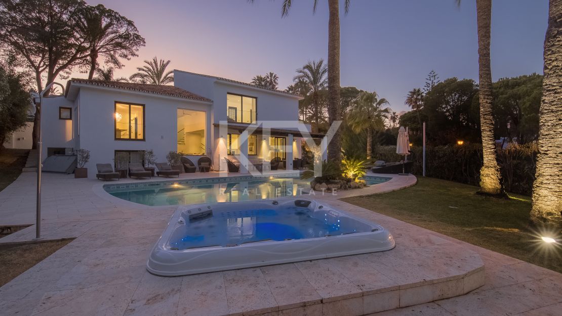 Villa Eternal: Luxurious Villa for Sale and Short-Term Rent in Los Naranjos Golf, Nueva Andalucía