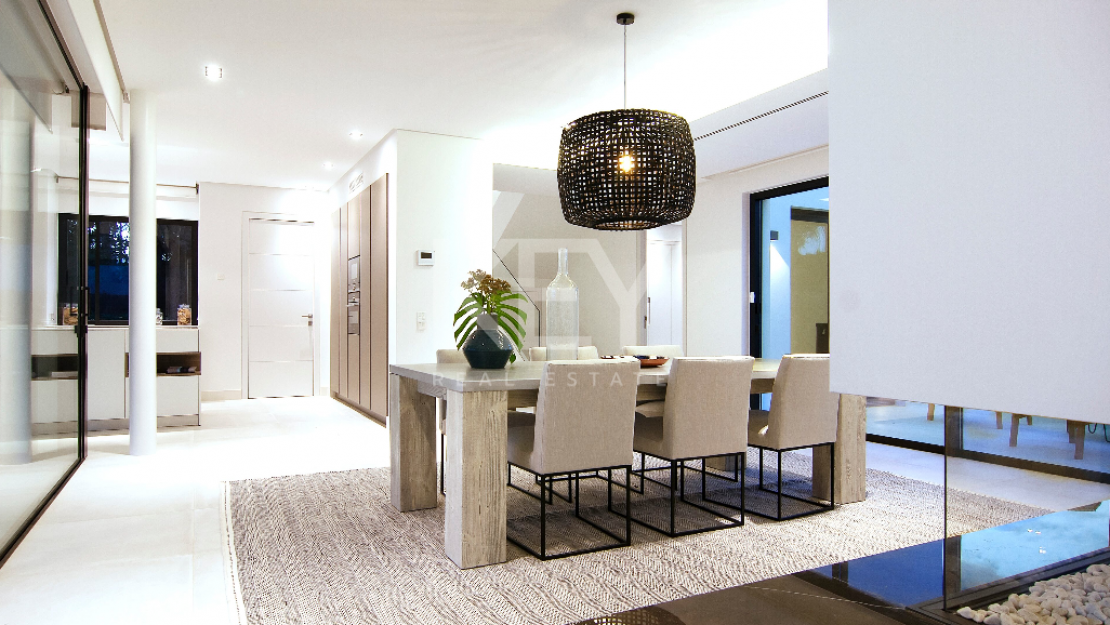 New built modern villa next to the beach in Guadalmina Baja, Estepona