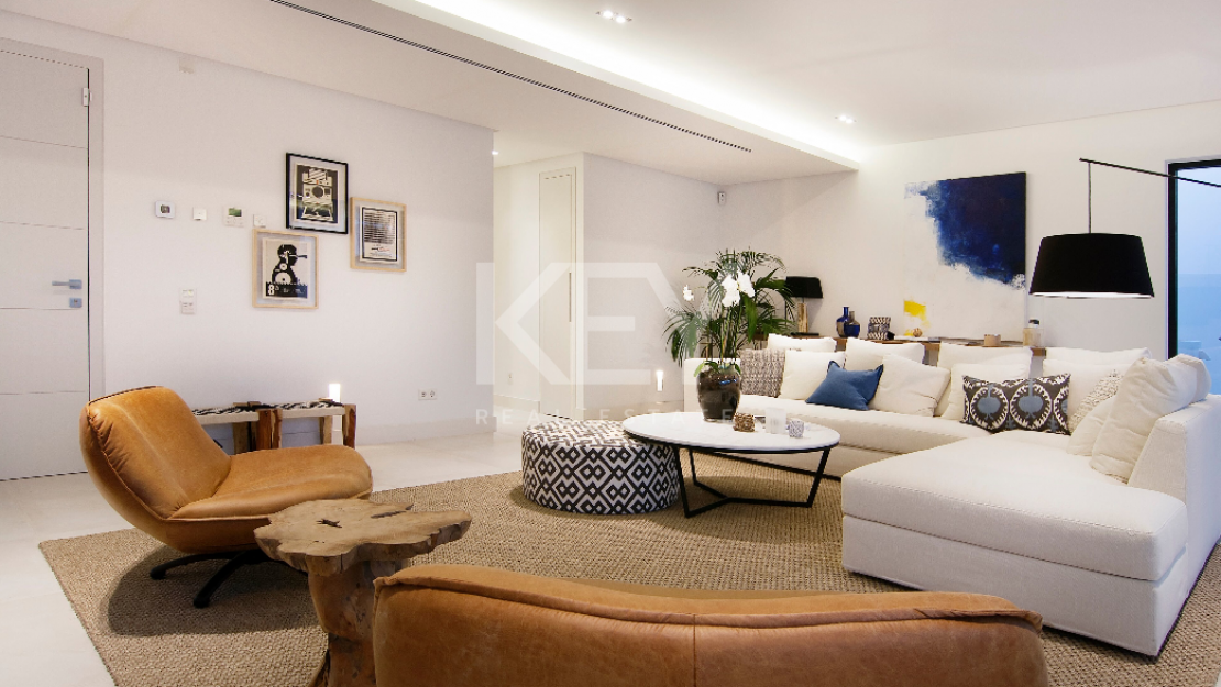 New built modern villa next to the beach in Guadalmina Baja, Estepona