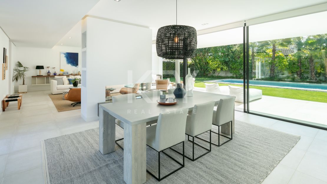 New built modern villa next to the beach in Guadalmina Baja, Estepona