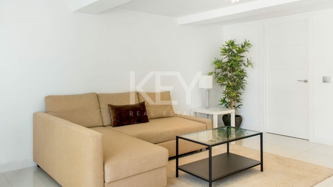 Villa Serena: luxury sea view vlla for short-term rent in Marbella East
