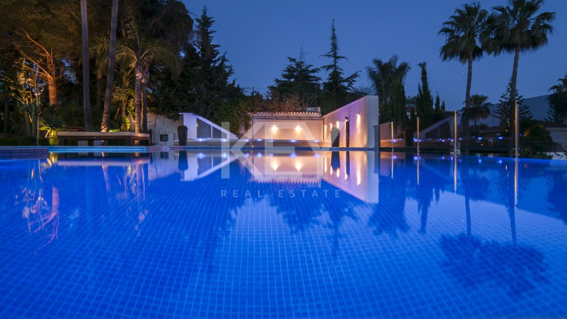 Villa Serena: luxury sea view vlla for short-term rent in Marbella East