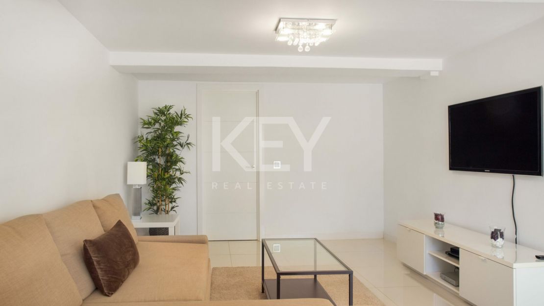 Villa Serena: luxury sea view vlla for short-term rent in Marbella East
