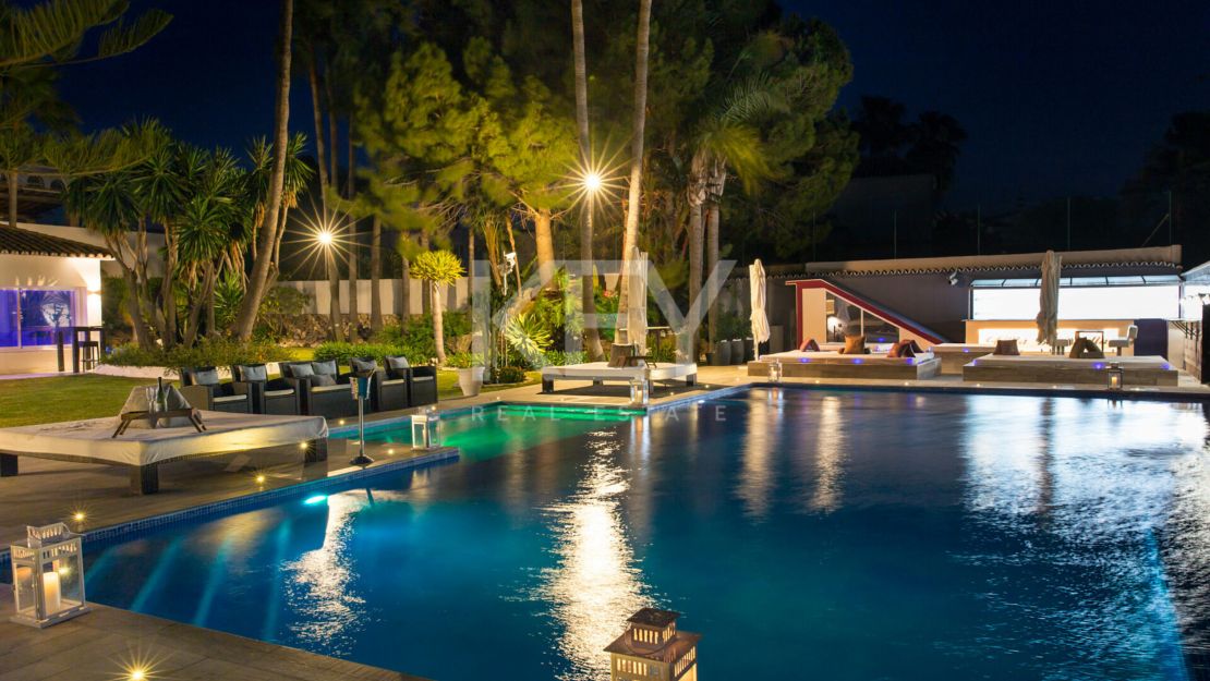 Villa Serena: luxury sea view vlla for short-term rent in Marbella East
