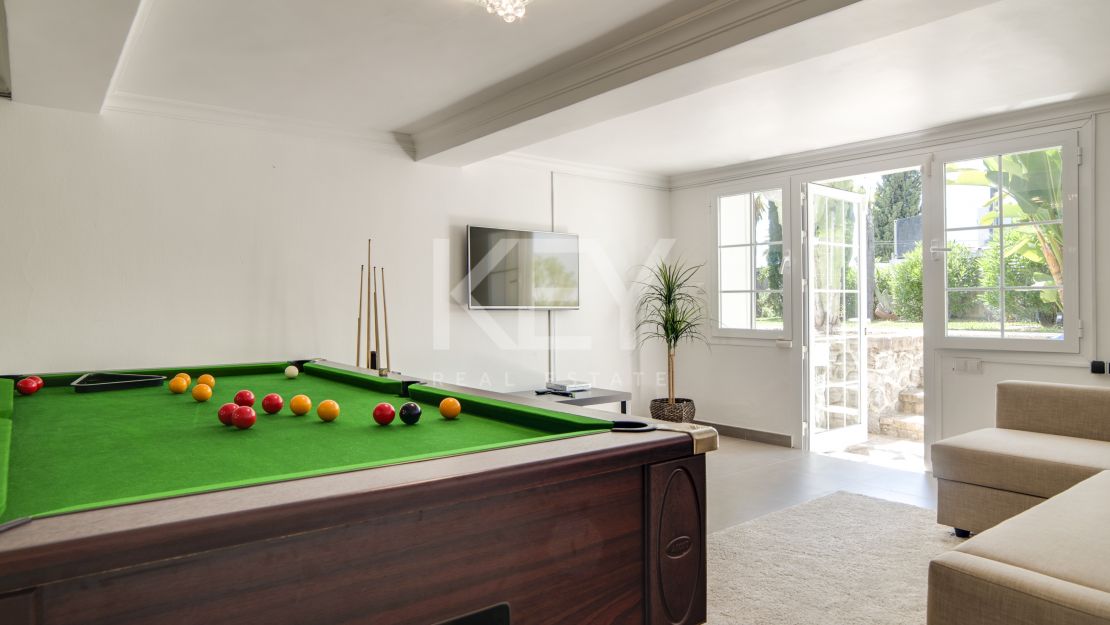Villa Serena: luxury sea view vlla for short-term rent in Marbella East