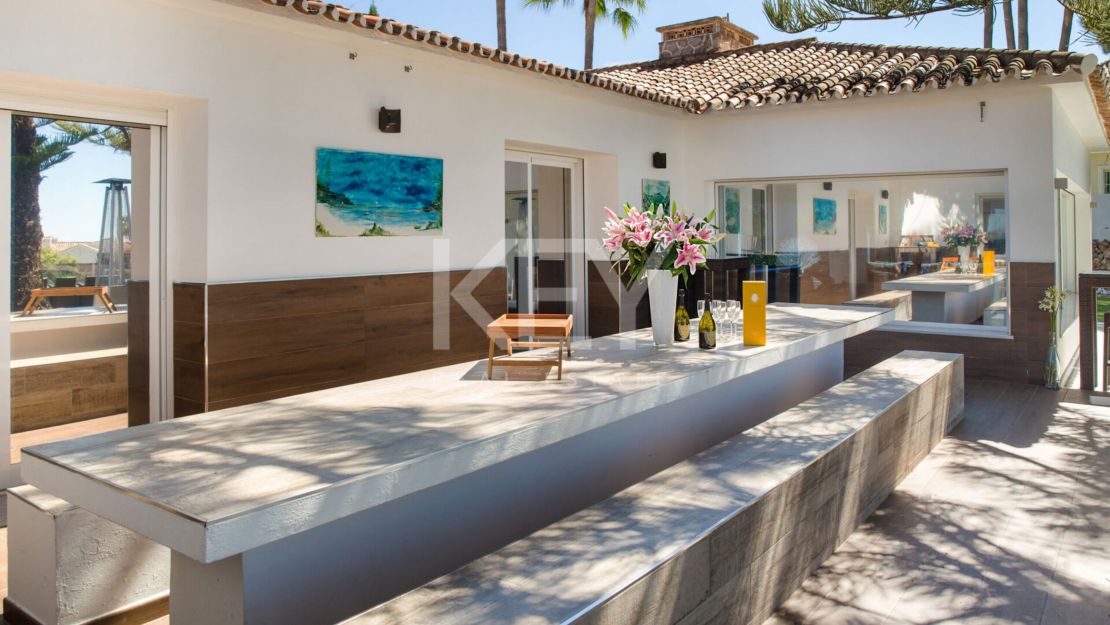 Villa Serena: luxury sea view vlla for short-term rent in Marbella East