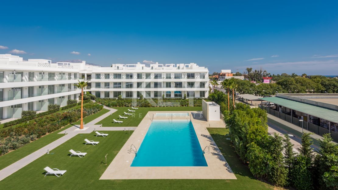 Contemporary penthouse close to the beach in Cancelada, New Golden Mile