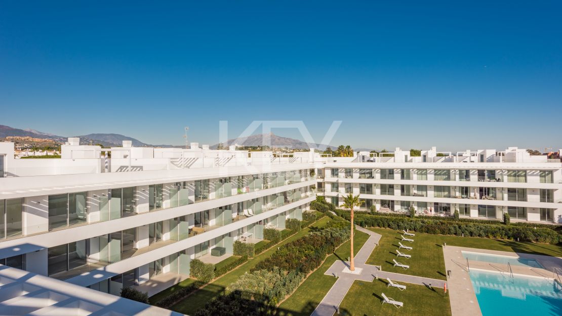 Contemporary penthouse close to the beach in Cancelada, New Golden Mile