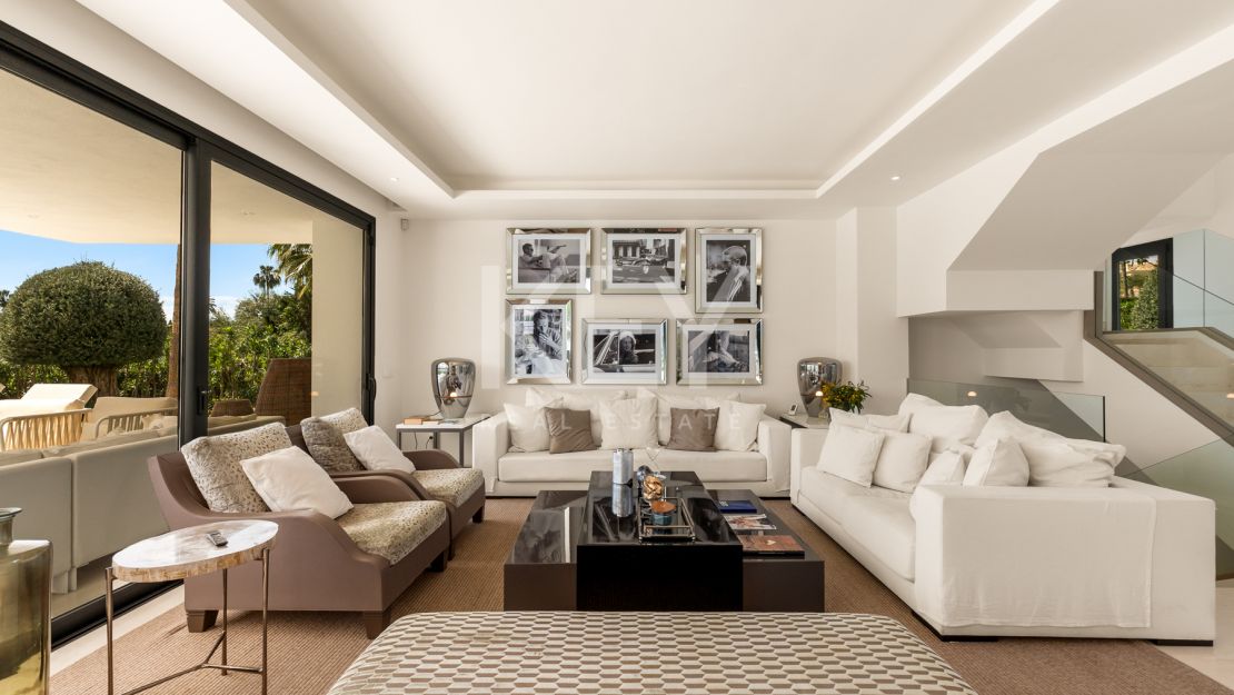Villa El Paraiso: modern Villa with sauna, cinema & heated pool on Estepona’s New Golden Mile