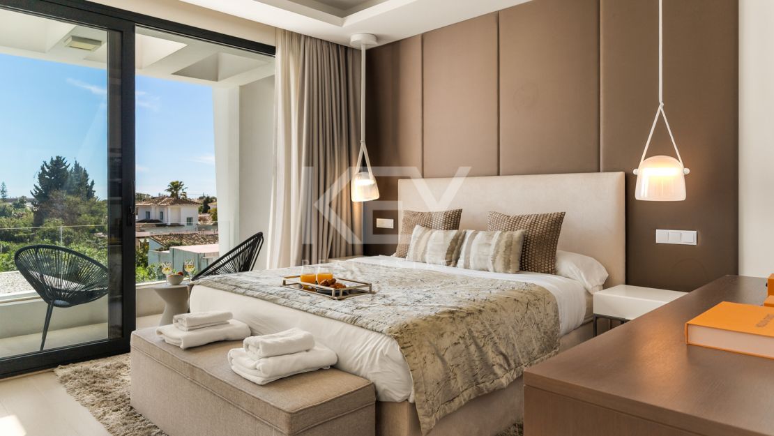 Villa El Paraiso: modern Villa with sauna, cinema & heated pool on Estepona’s New Golden Mile