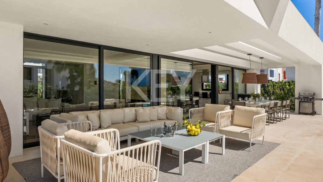 Villa El Paraiso: modern Villa with sauna, cinema & heated pool on Estepona’s New Golden Mile