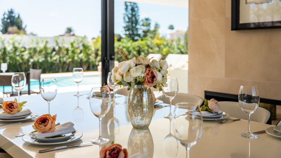 Villa El Paraiso: modern Villa with sauna, cinema & heated pool on Estepona’s New Golden Mile