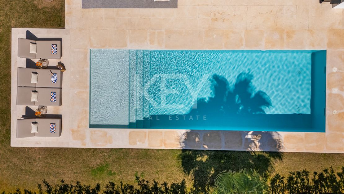 Villa El Paraiso: modern Villa with sauna, cinema & heated pool on Estepona’s New Golden Mile