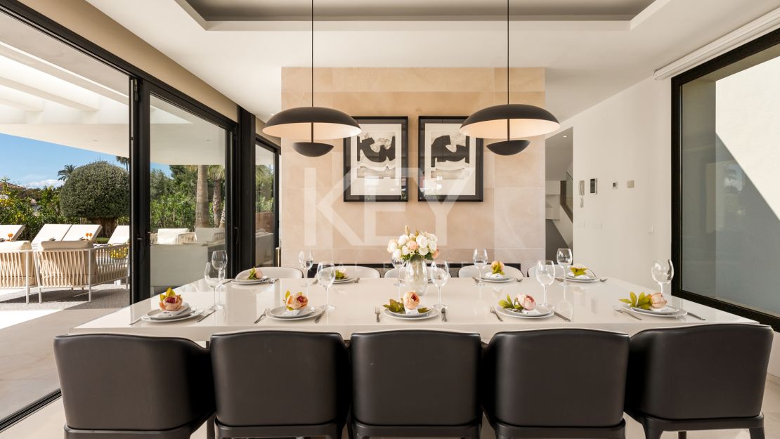 Villa El Paraiso: modern Villa with sauna, cinema & heated pool on Estepona’s New Golden Mile