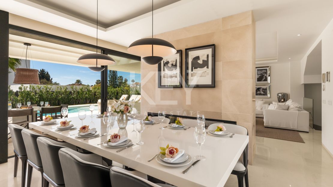 Villa El Paraiso: modern Villa with sauna, cinema & heated pool on Estepona’s New Golden Mile