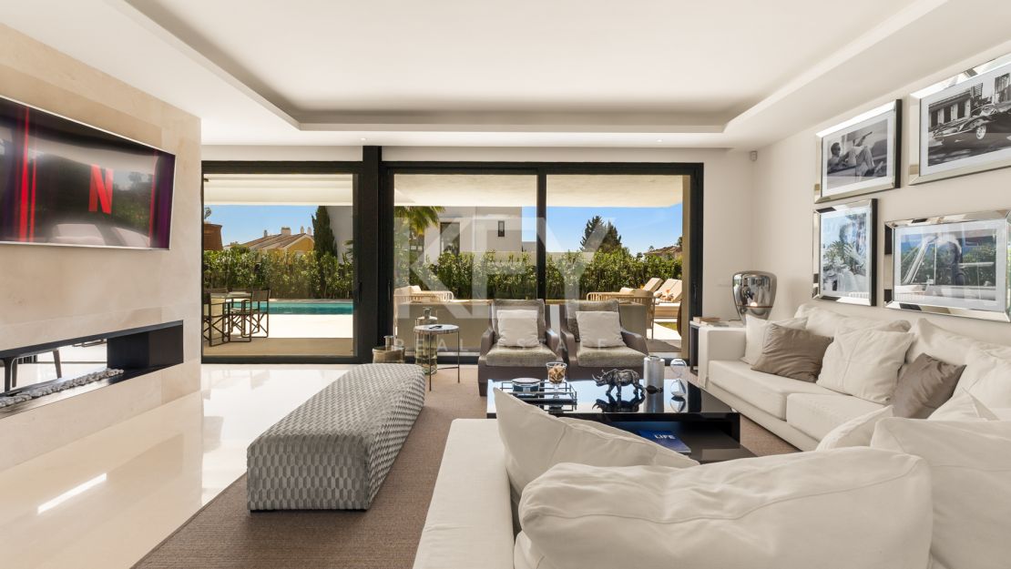Villa El Paraiso: modern Villa with sauna, cinema & heated pool on Estepona’s New Golden Mile