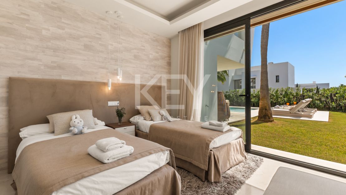 Villa El Paraiso: modern Villa with sauna, cinema & heated pool on Estepona’s New Golden Mile