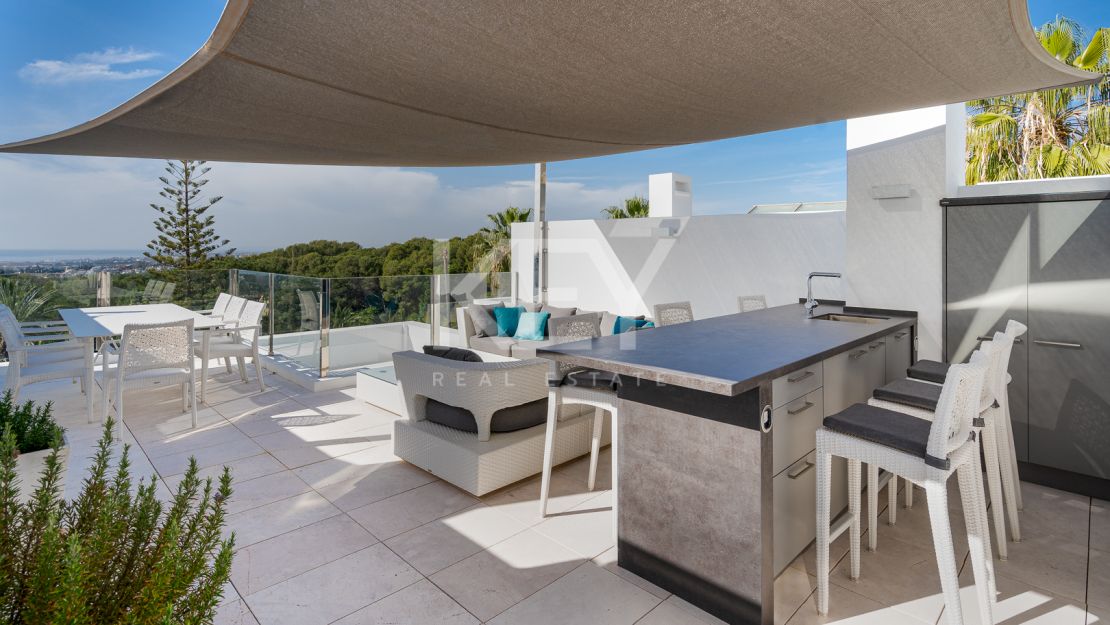 Casa Domus: Luxury Townhouse with Breathtaking Sea Views for Rent